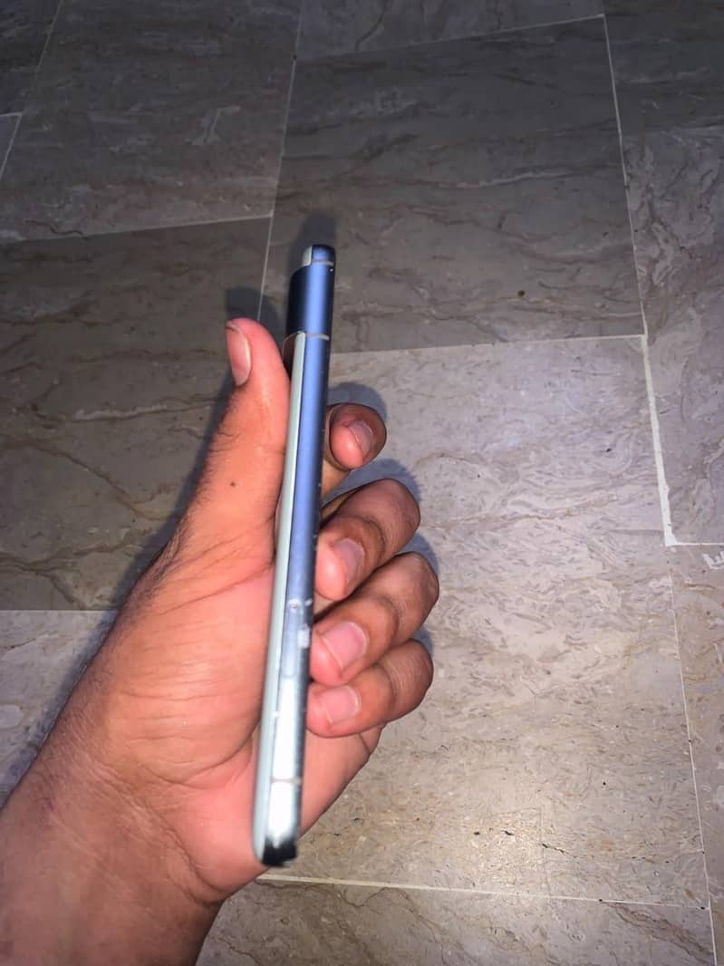 Google Pixel 8 4