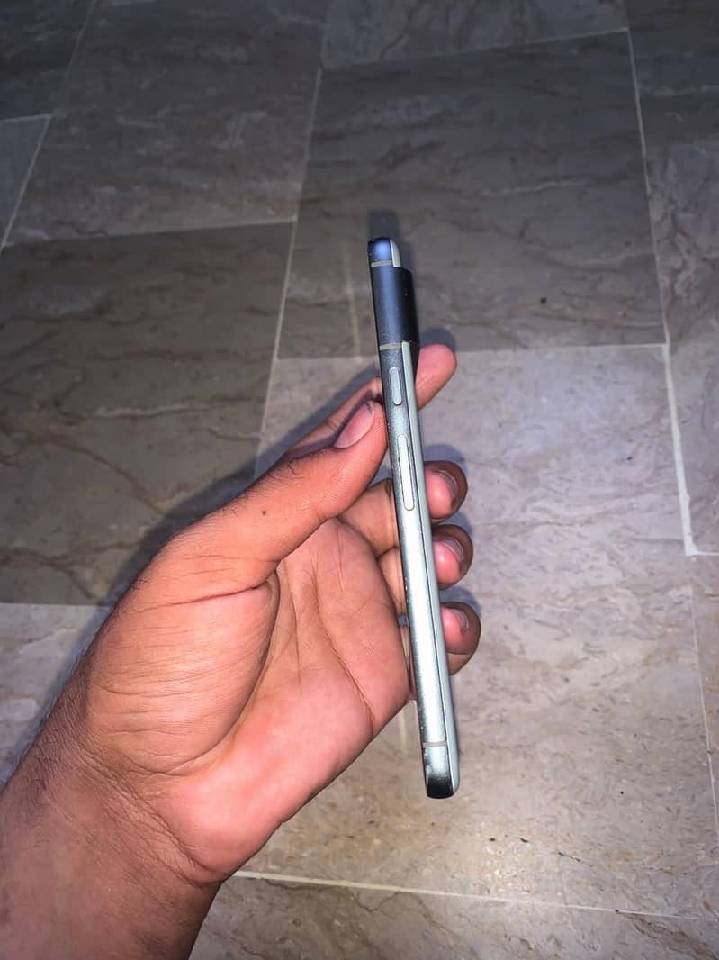 Google Pixel 8 6