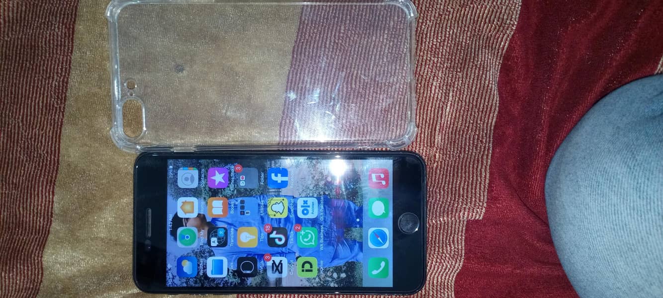 Apple iPhone 7 Plus 1