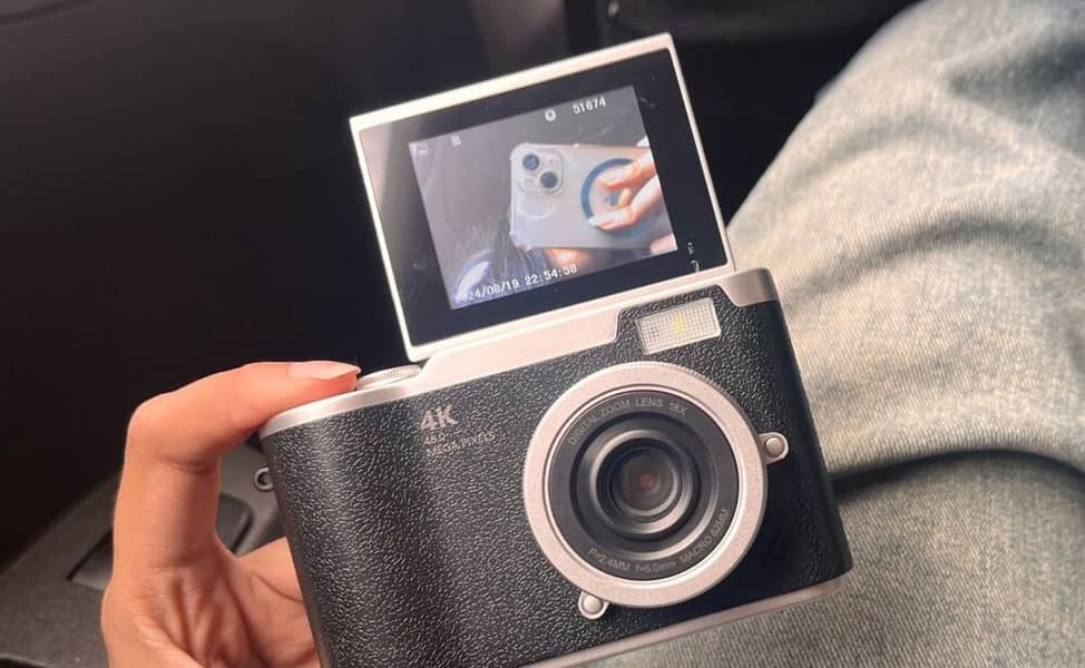 Digital Camera retro 0