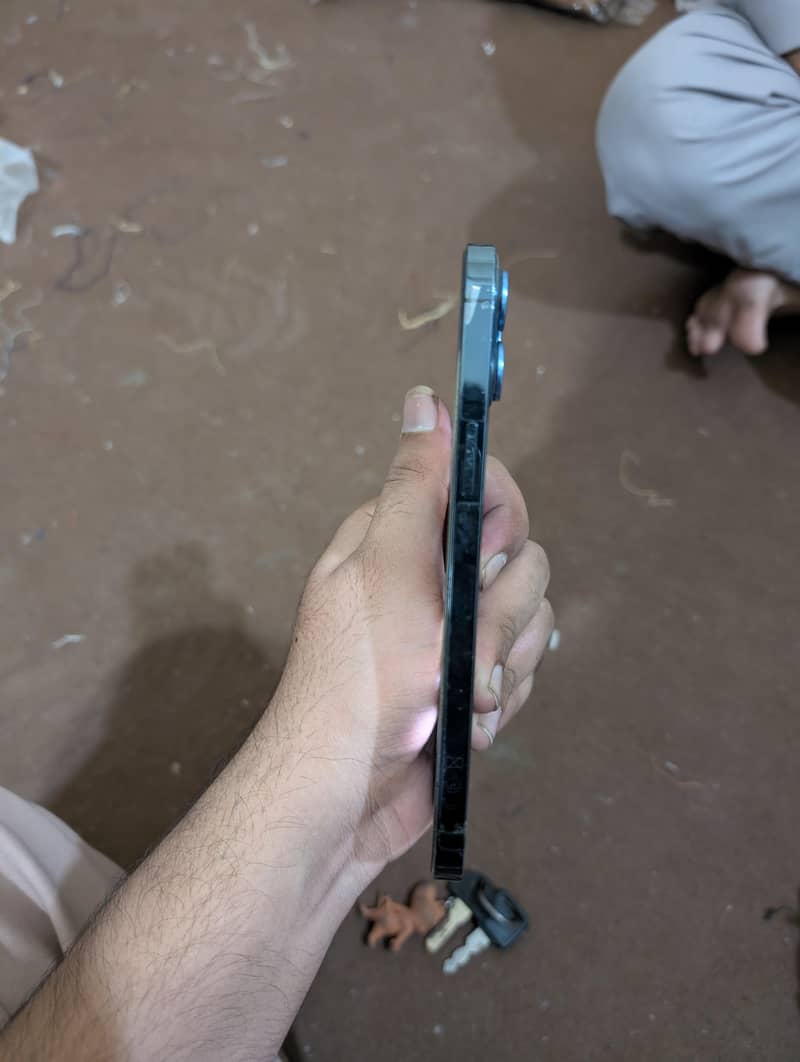 Apple iPhone 12 Pro Max 4