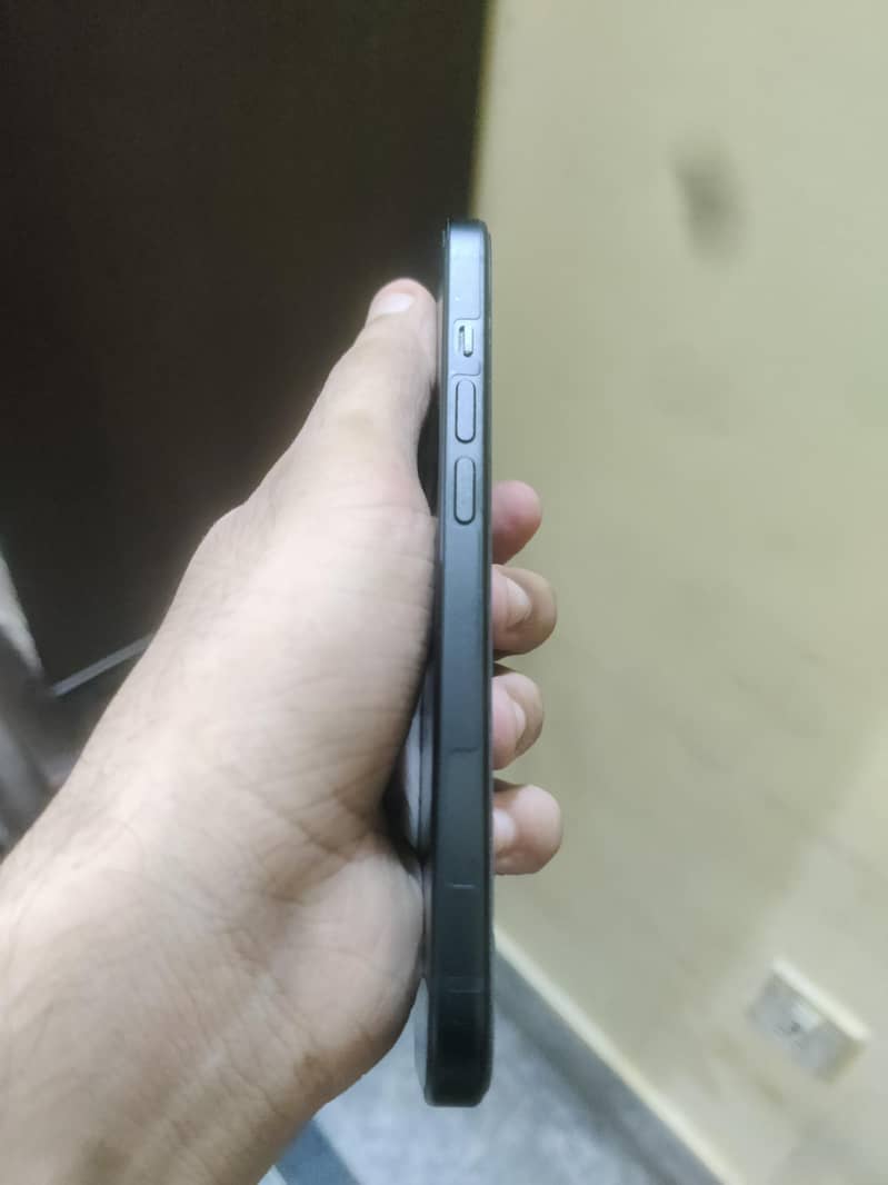 Apple iPhone 15 2