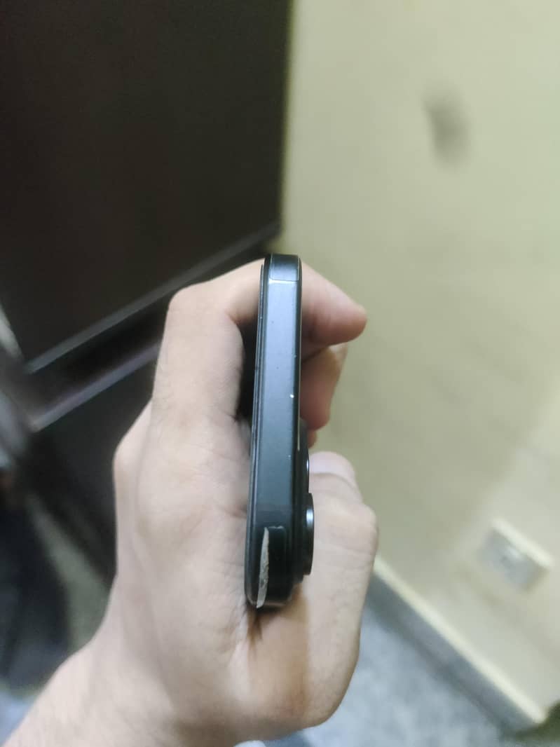 Apple iPhone 15 4