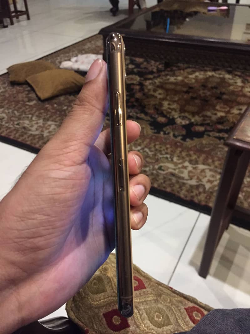 Apple iPhone 11 Pro Max 5