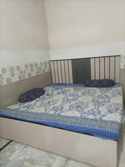 king size bed with mattress