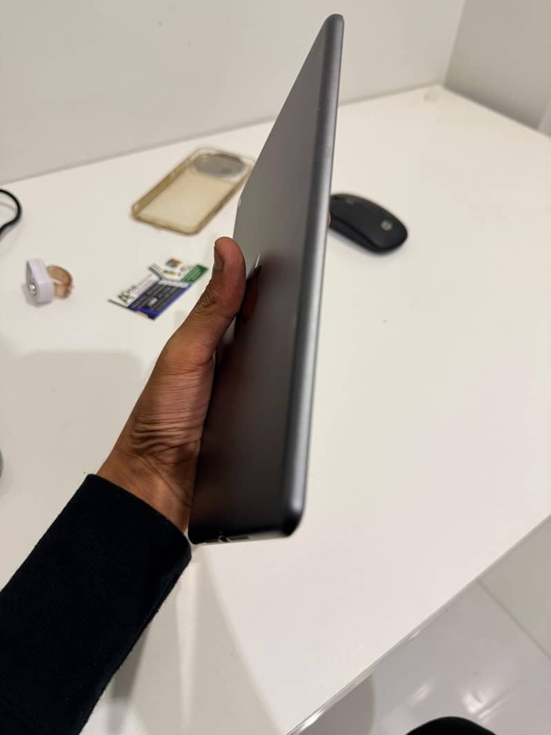 iPad Mini 5th Generation 64GB 3