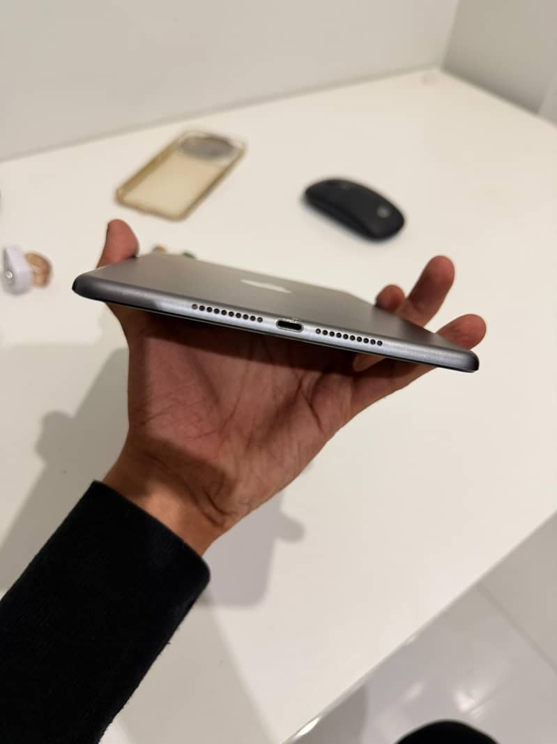iPad Mini 5th Generation 64GB 4