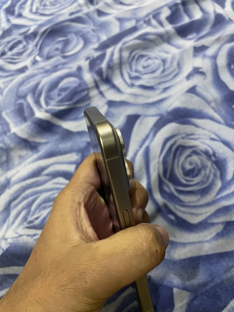 Apple iPhone 15 Pro 1