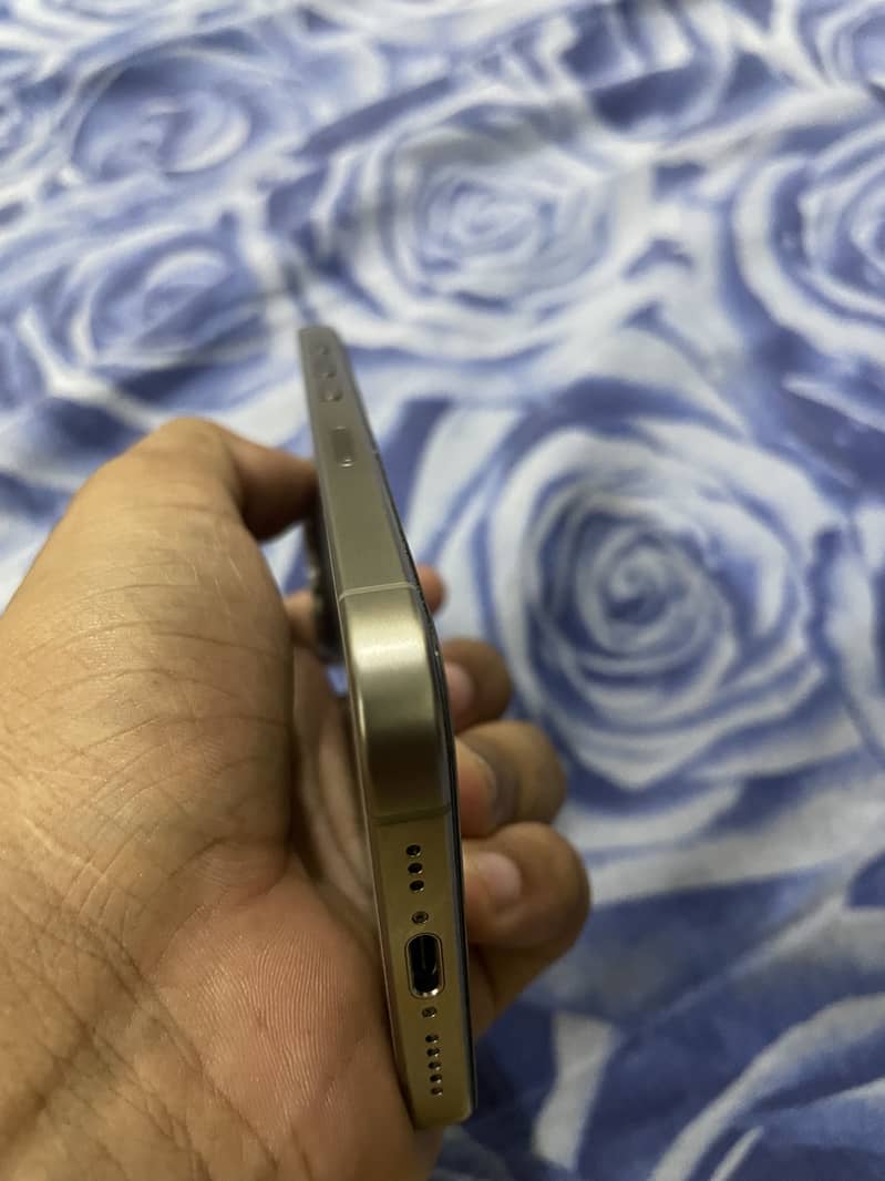 Apple iPhone 15 Pro 6