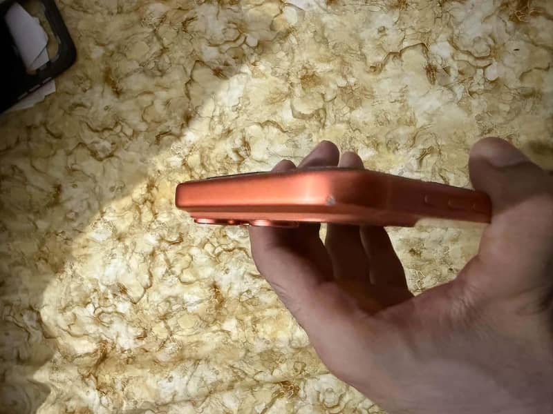 Apple iPhone 17 Pro Max 4