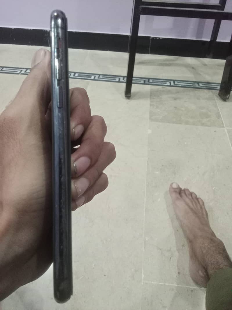 Apple iPhone X 3