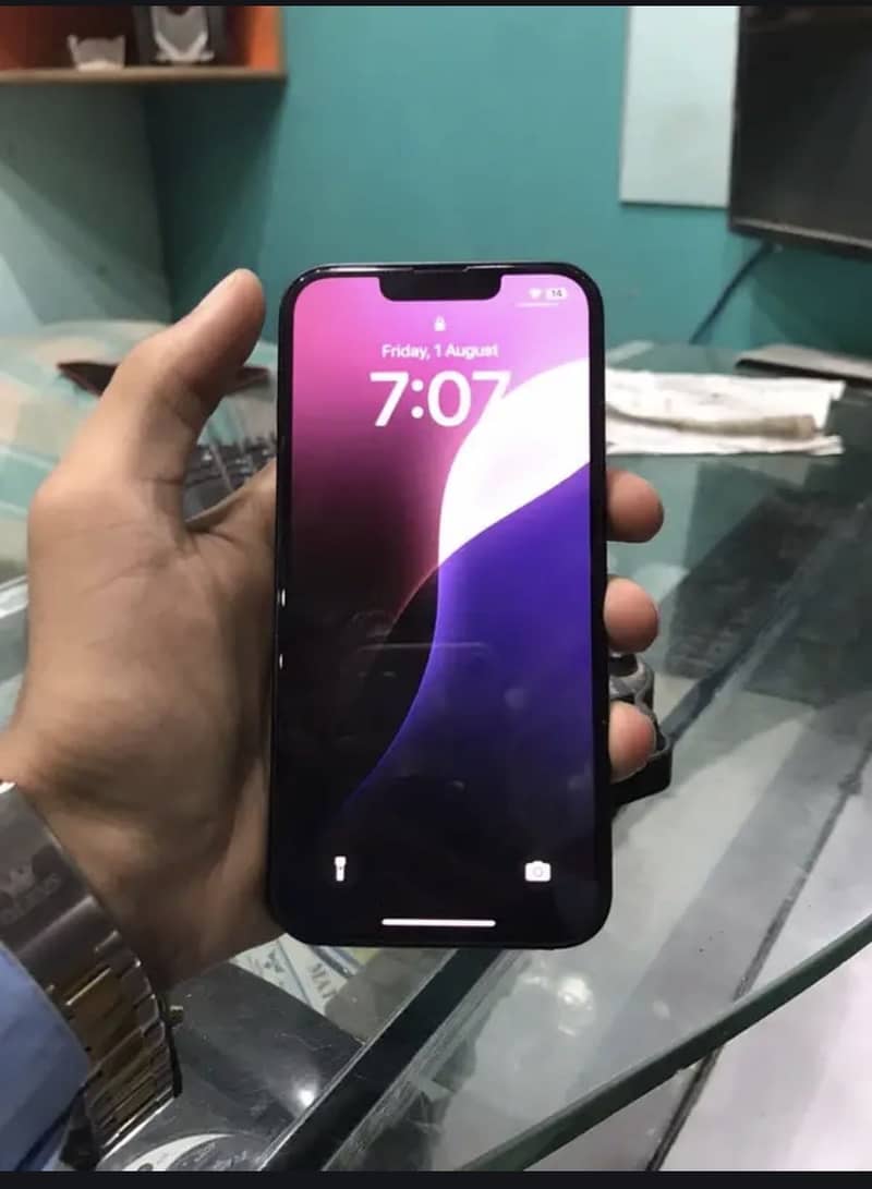 Apple iPhone 13 1
