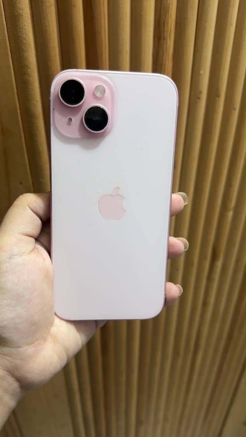 Apple iPhone 15 2