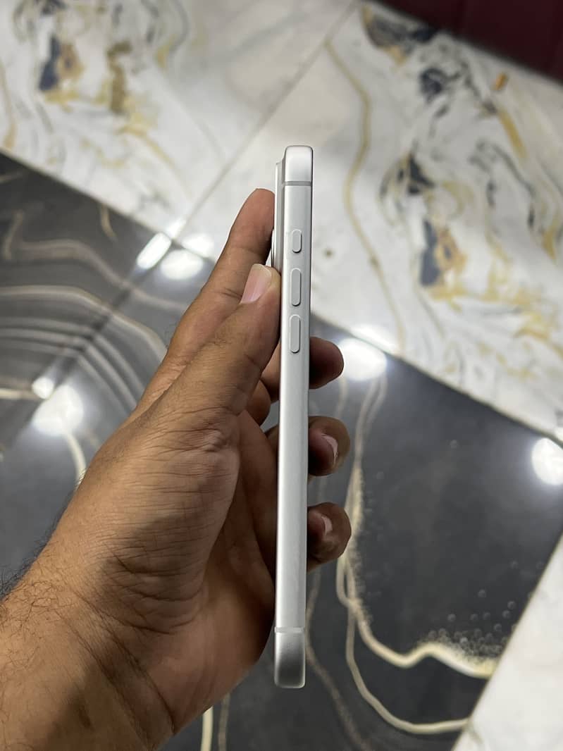 Apple iPhone 17 Pro Max 2