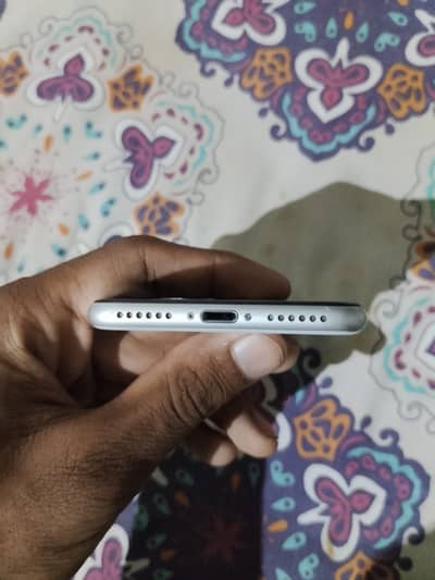 Apple iPhone SE