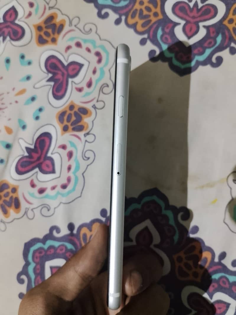 Apple iPhone SE 4