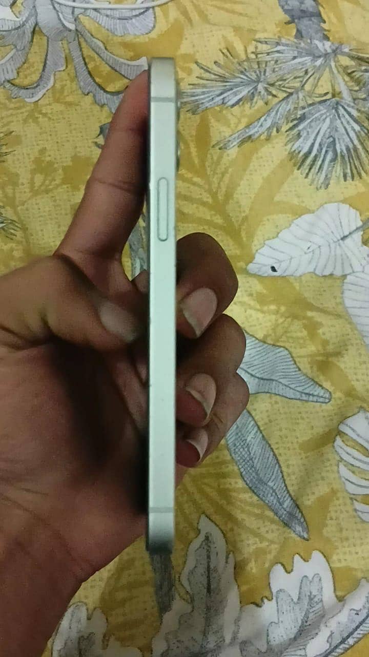 Apple iPhone 12 5