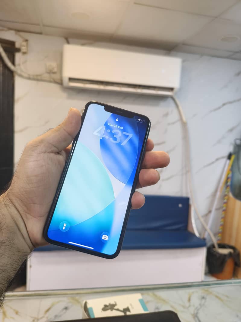 Apple iPhone 11 Pro Max 0