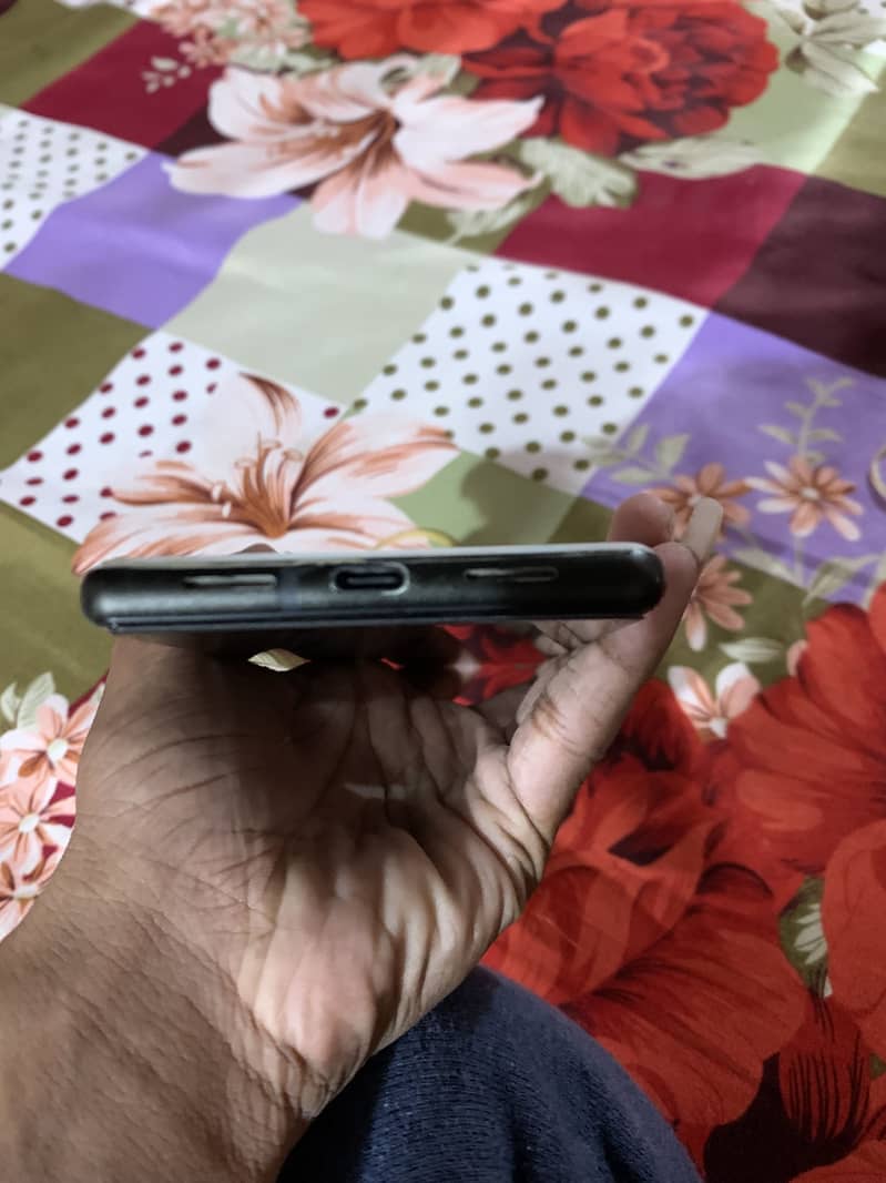 Google Pixel 6 4
