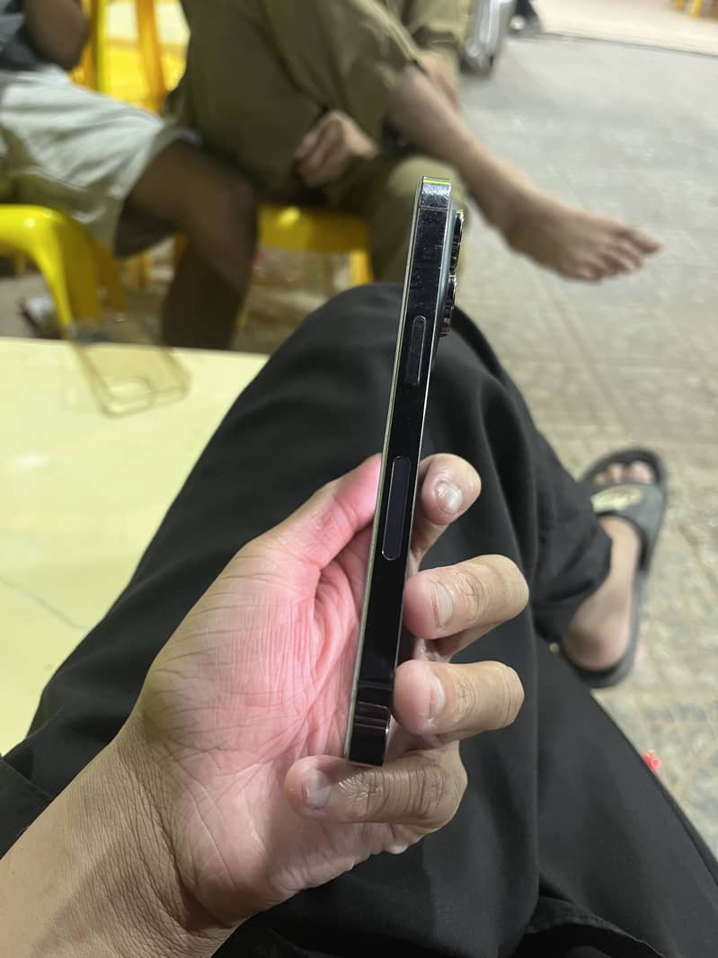 Apple iPhone 14 Pro 3