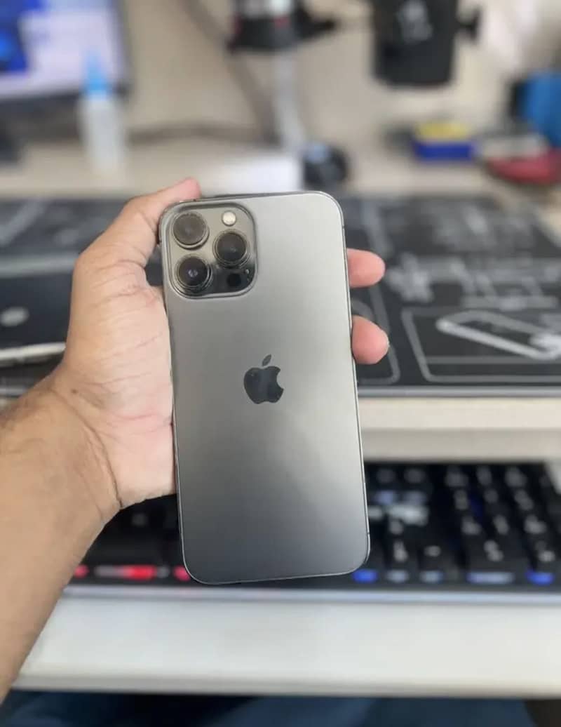Apple iPhone 13 Pro 1