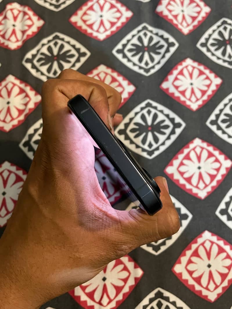 Apple iPhone 15 Pro 1