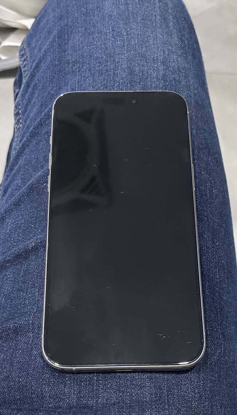 Apple iPhone 15 Pro Max 2
