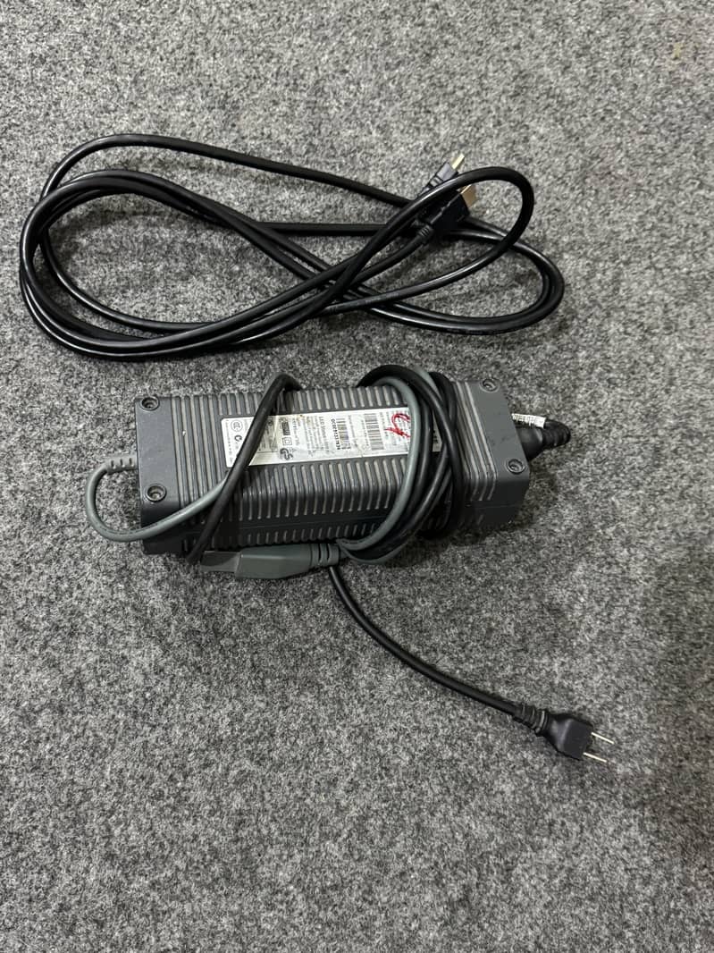 XBOX 360 FAT CONSOLE 3
