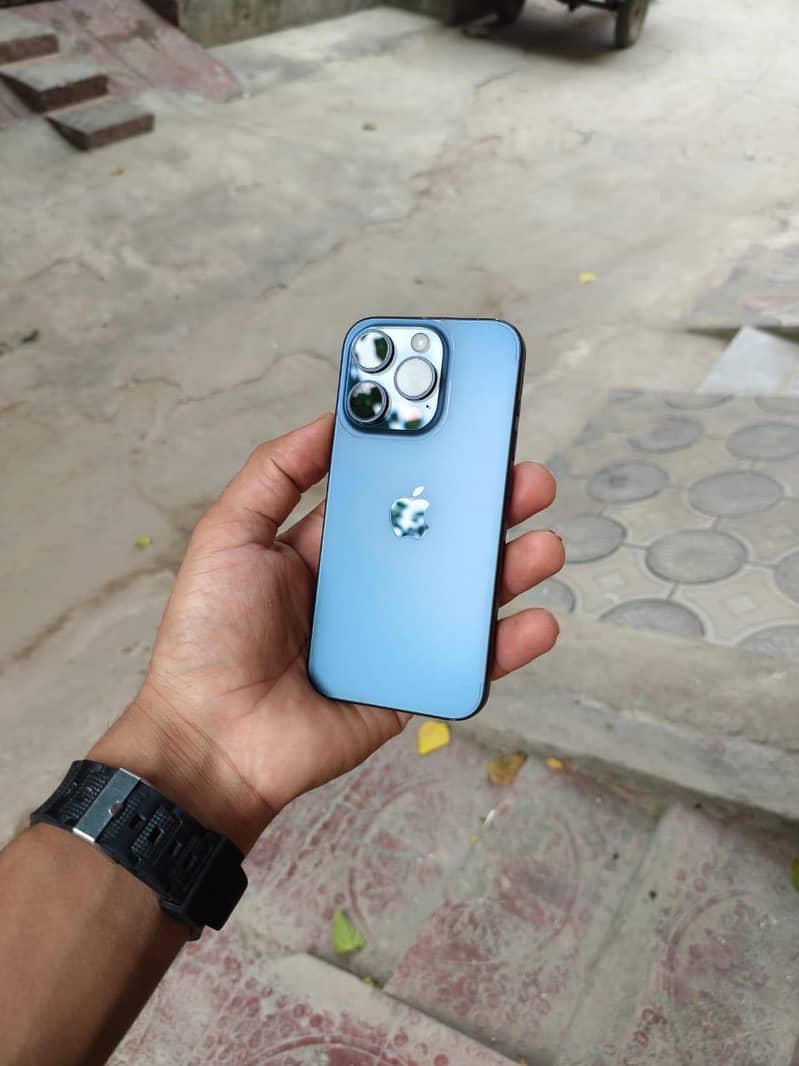 Apple iPhone 15 Pro 2