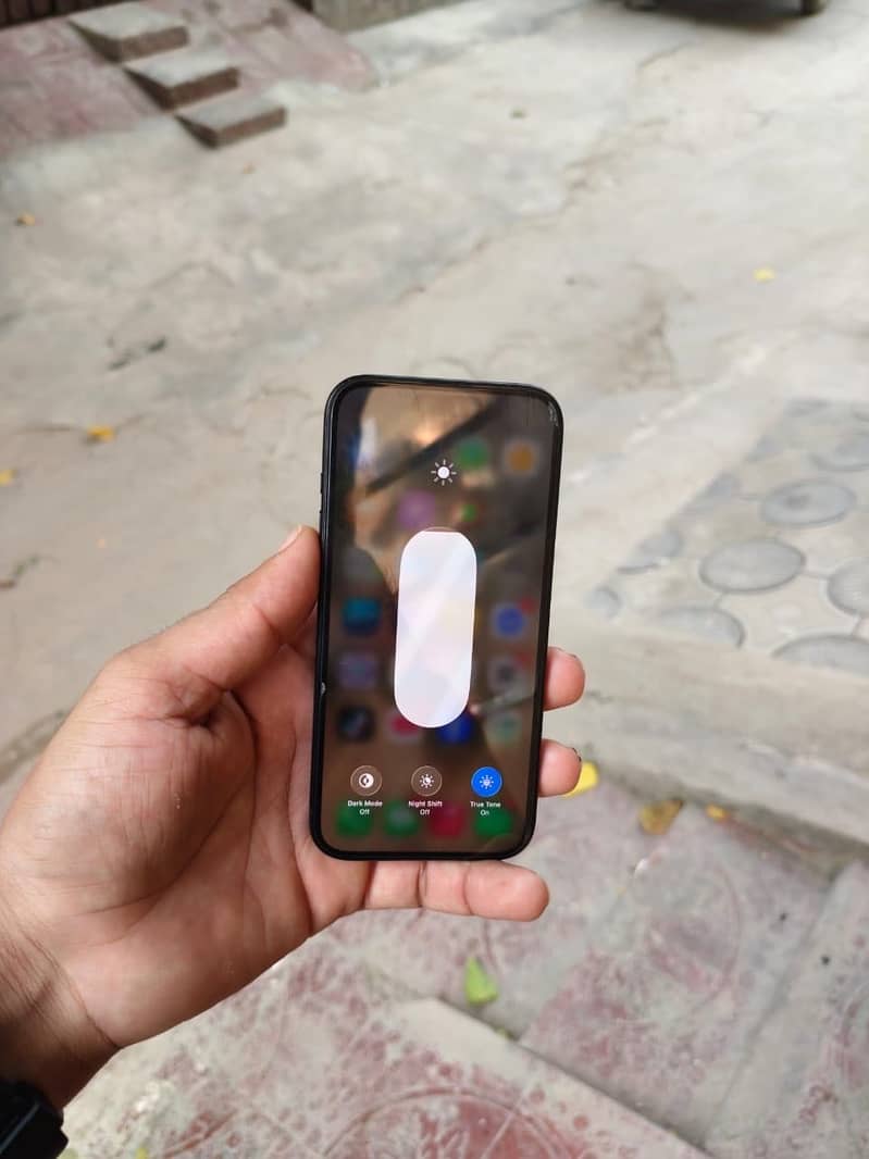 Apple iPhone 15 Pro 4