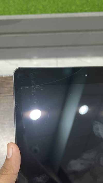 Ipad 7th gen minor crack