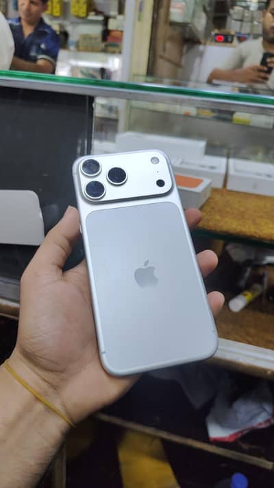 iPhone 17 pro Max FU