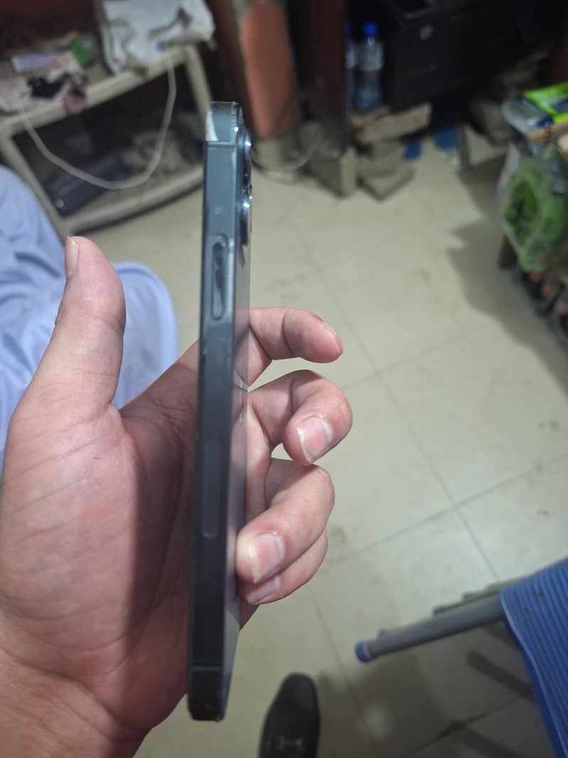 Apple iPhone 12 Pro 2