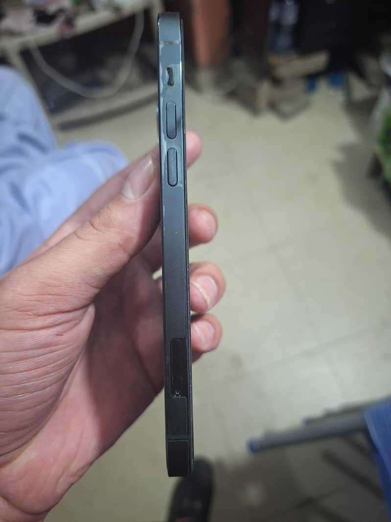 Apple iPhone 12 Pro 3