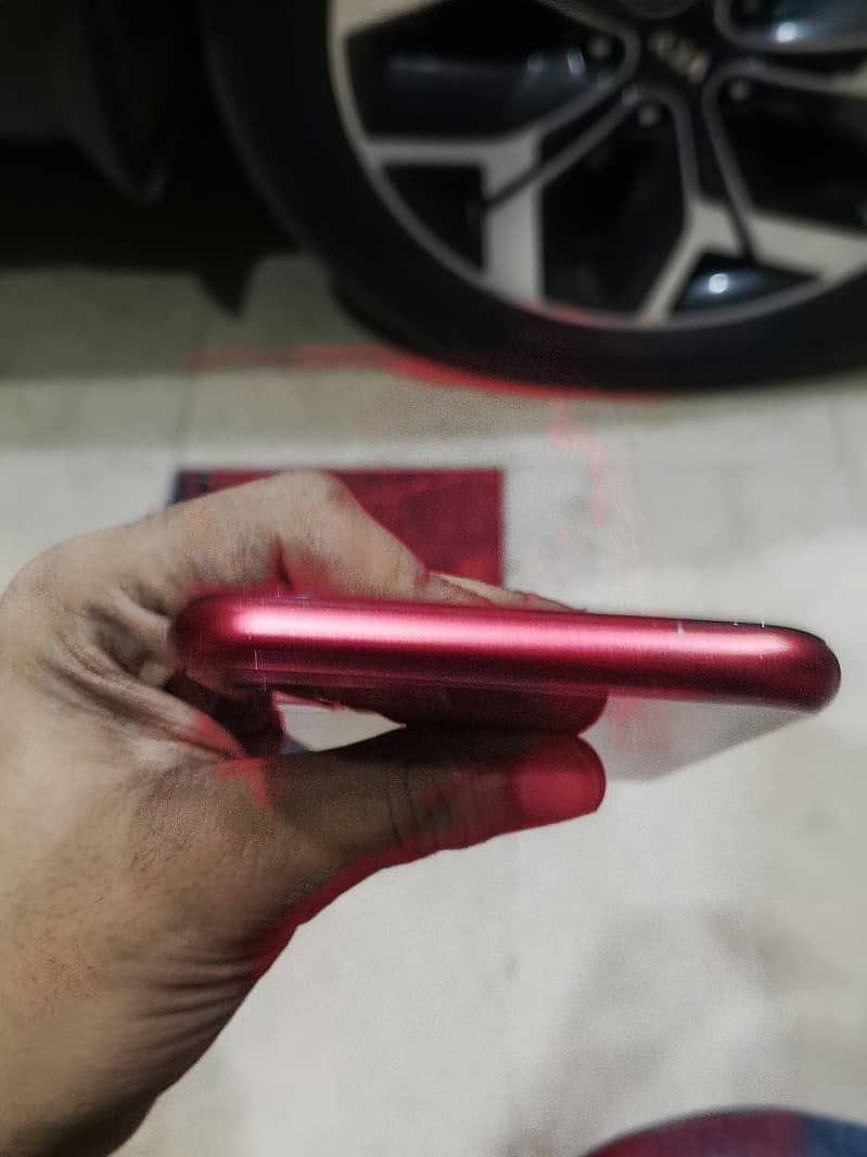 Apple iPhone 11 4