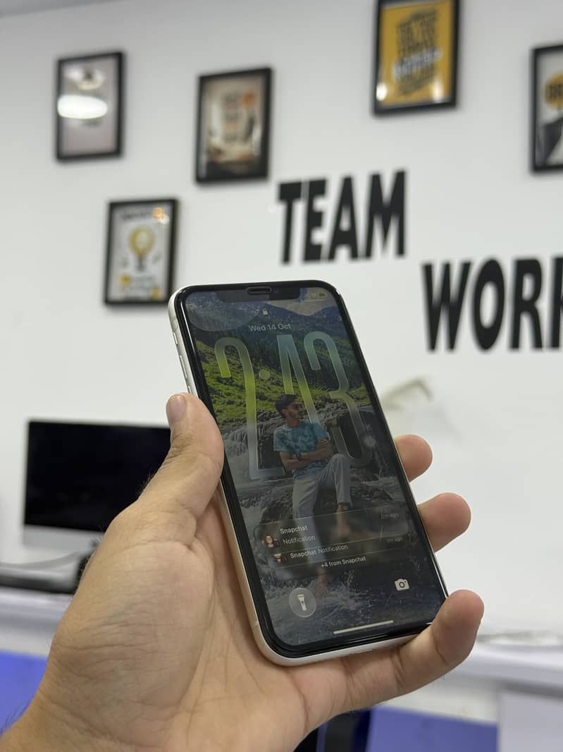 Apple iPhone 11 6