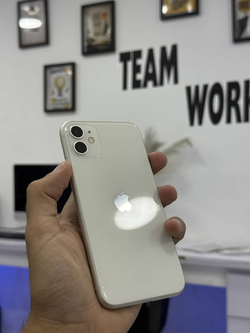 Apple iPhone 11 7