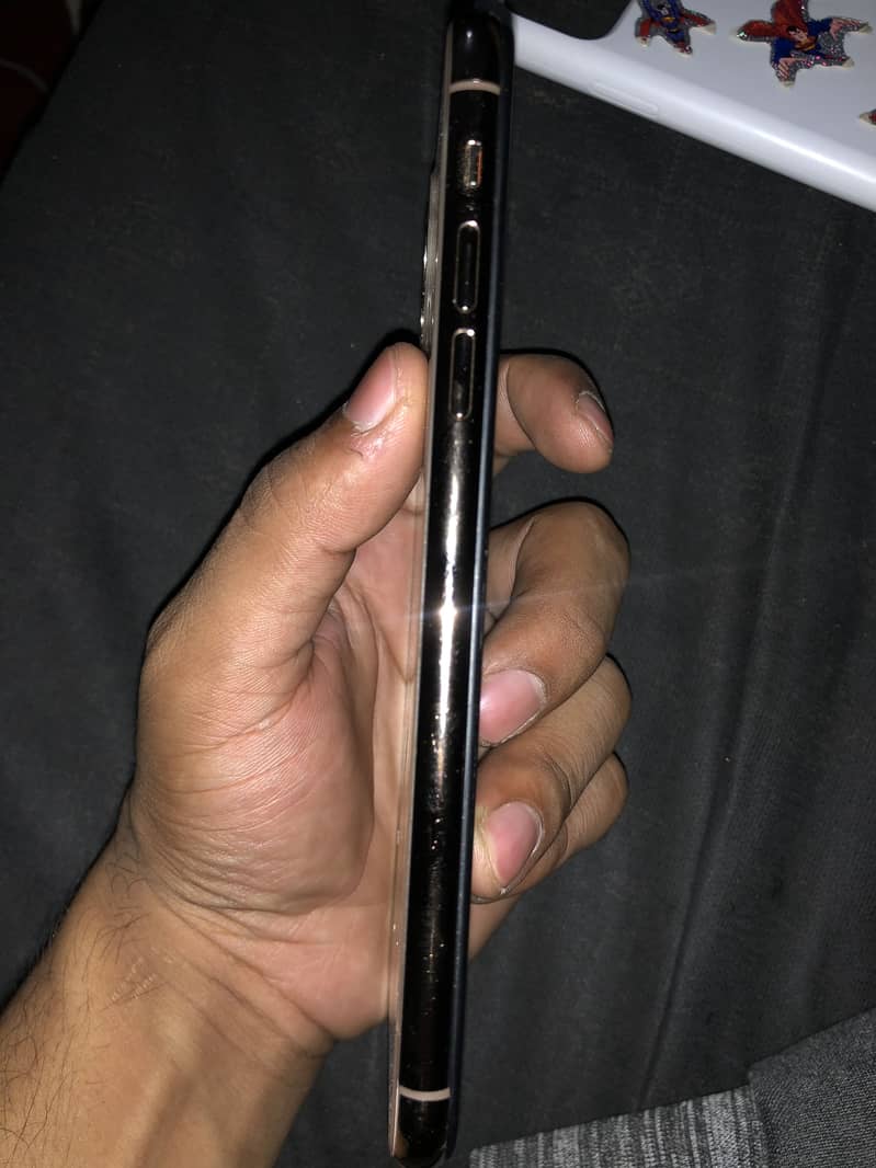 iPhone 11 Pro Max 1
