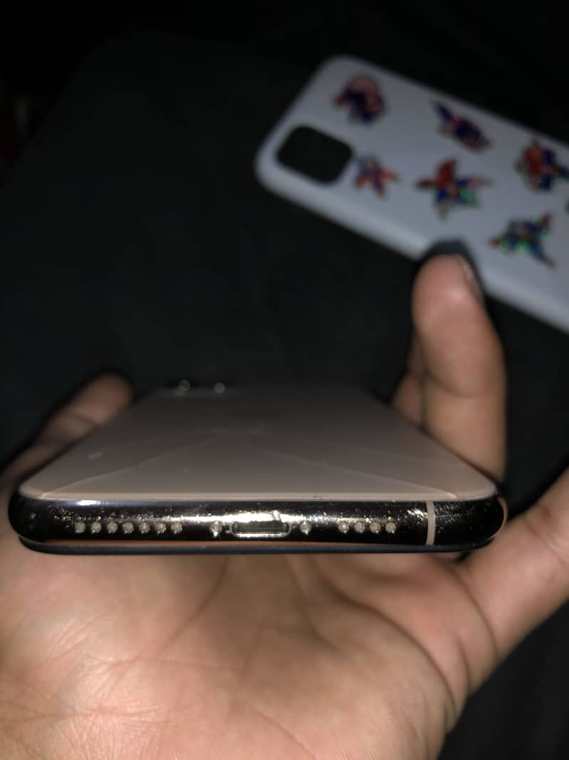 iPhone 11 Pro Max 8