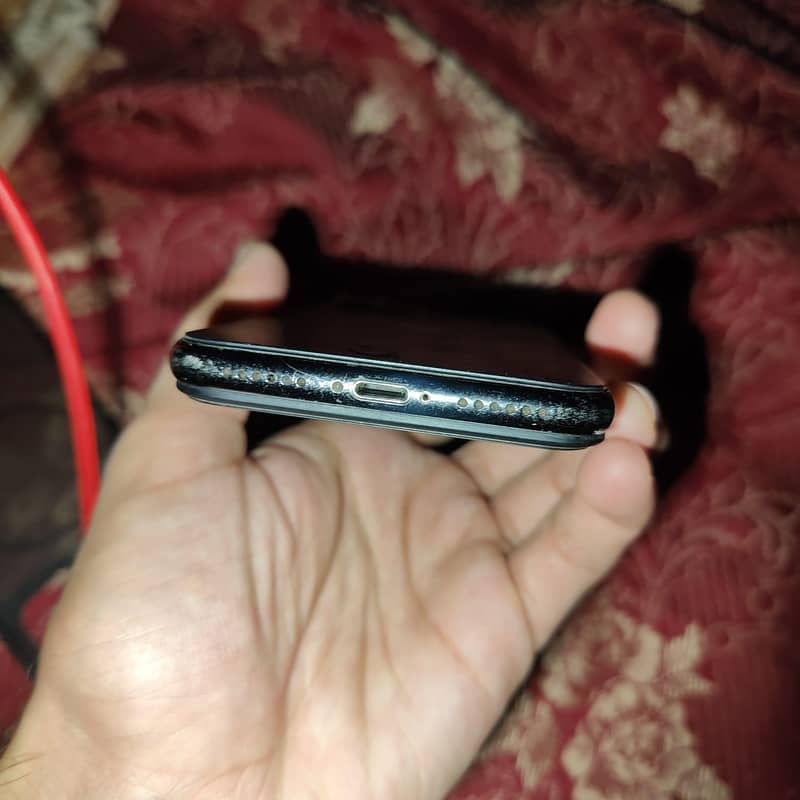 Apple iPhone X 4