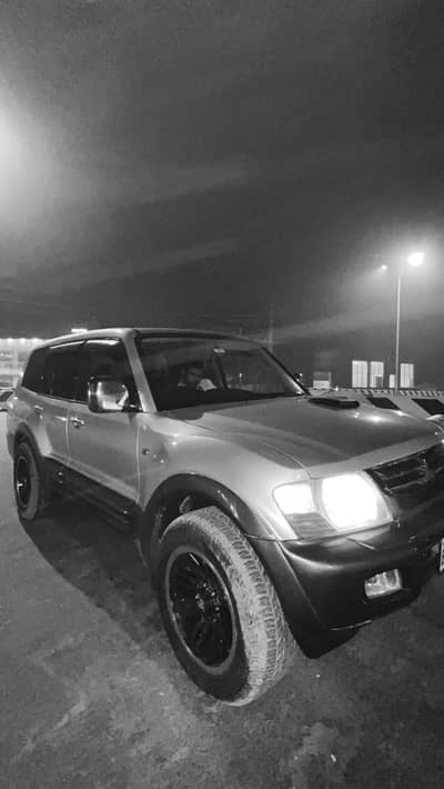 Mitsubishi Pajero 2001