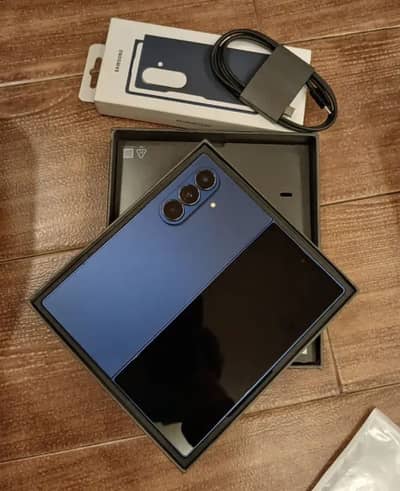 Z Fold 7 Official PTA 512 GB