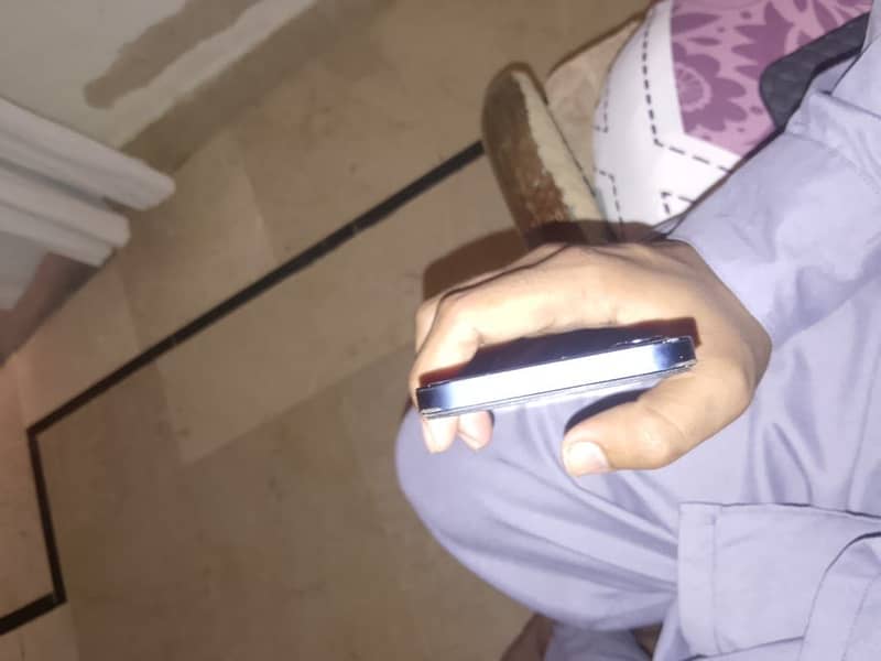 Apple iPhone 12 jv 1