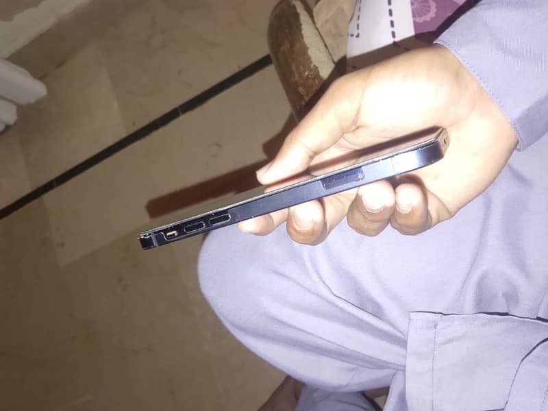 Apple iPhone 12 jv 7