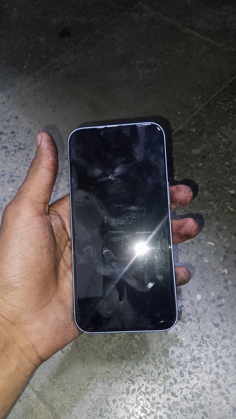Apple iPhone 14 4