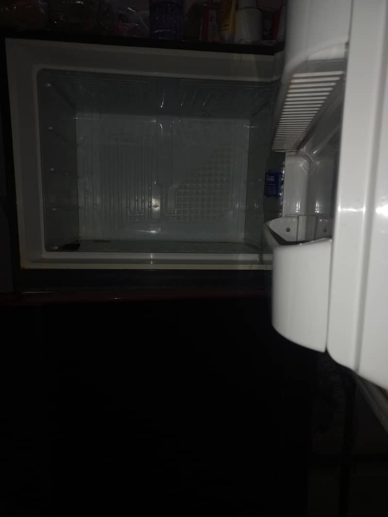 full size refrigerator  condition 10/10 2