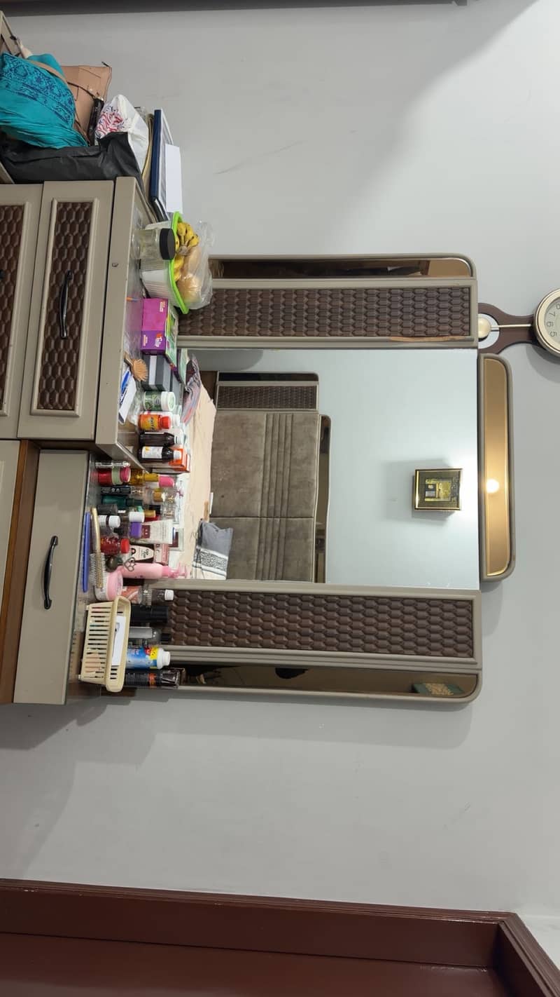 Bed, Side Table & Dressing Table Set for Sale 2