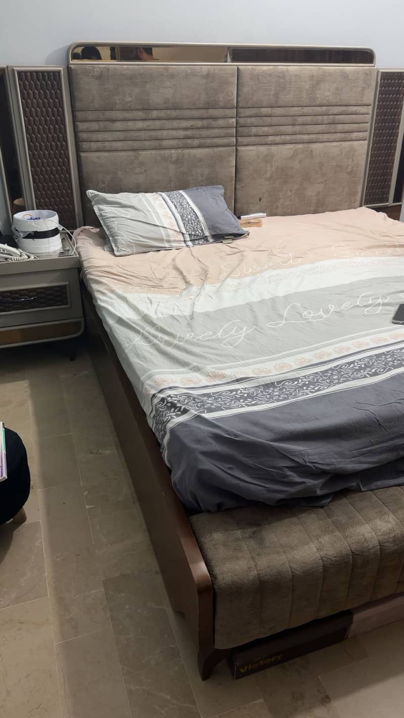 Bed, Side Table & Dressing Table Set for Sale 3