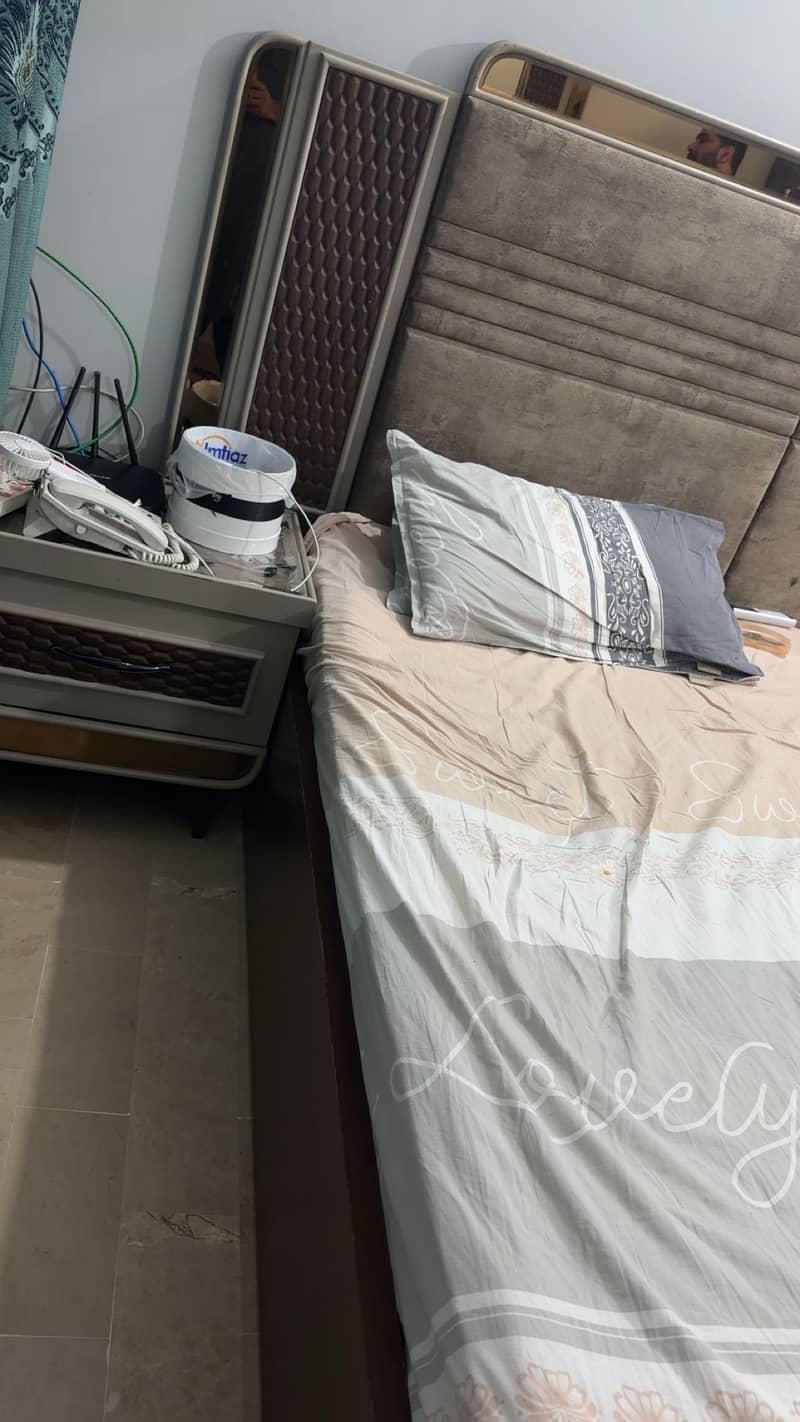 Bed, Side Table & Dressing Table Set for Sale 4