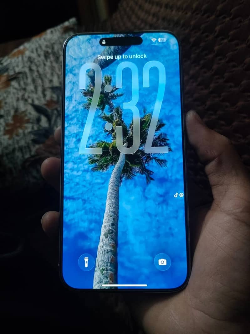 Apple iPhone 15 Pro Max 6